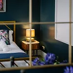 Rockside - Luxury 1 Bedroom With Hot Tub, Location, Parking And Pet Friendly