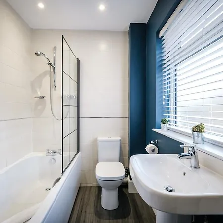Rockside - Luxury 1 Bedroom With Hot Tub, Location, Parking And Pet Friendly