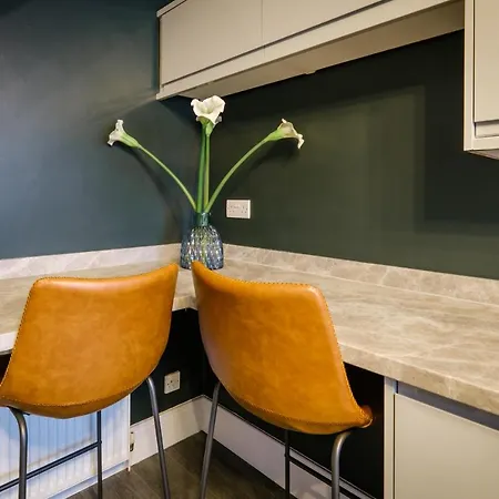 Feriehus Rockside - Luxury 1 Bedroom With Hot Tub, Location, Parking And Pet Friendly