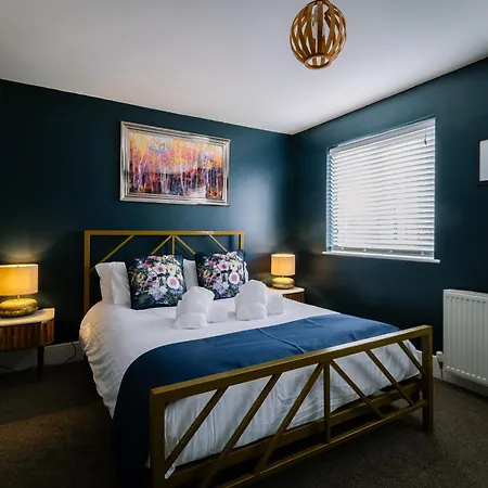 Rockside - Luxury 1 Bedroom With Hot Tub, Location, Parking And Pet Friendly *