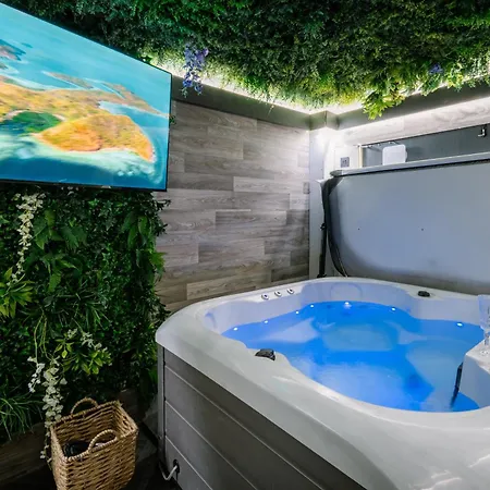 Rockside - Luxury 1 Bedroom With Hot Tub, Location, Parking And Pet Friendly * Windermere