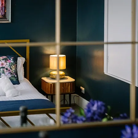 Rockside - Luxury 1 Bedroom With Hot Tub, Location, Parking And Pet Friendly