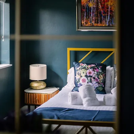 Rockside - Luxury 1 Bedroom With Hot Tub, Location, Parking And Pet Friendly Casa de Férias *