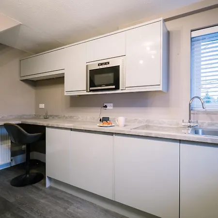 Rockside - Luxury 1 Bedroom With Hot Tub, Location, Parking And Pet Friendly Holiday home