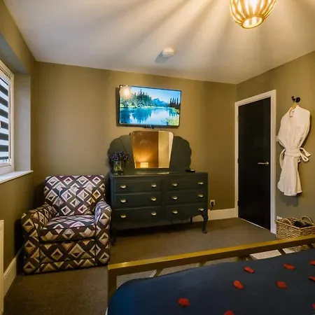 Сasa de vacaciones Rockside - Luxury 1 Bedroom With Hot Tub, Parking, Pet Friendly And Use Of Off Site Pool And Gym Facilties *