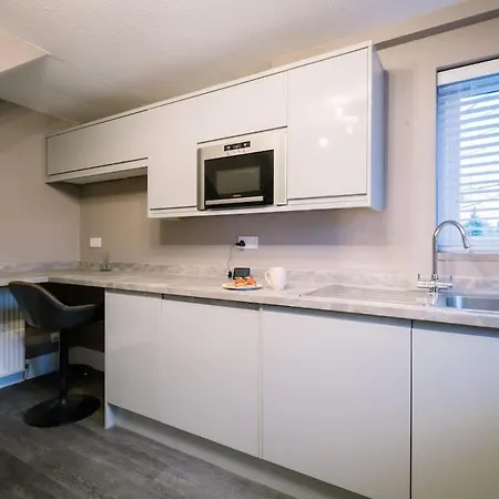 Сasa de vacaciones Rockside - Luxury 1 Bedroom With Hot Tub, Parking, Pet Friendly And Use Of Off Site Pool And Gym Facilties Windermere