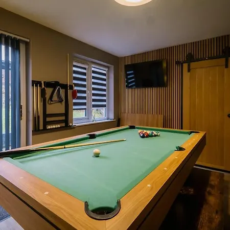 Rockside - Luxury 1 Bedroom With Hot Tub, Parking, Pet Friendly And Use Of Off Site Pool And Gym Facilties *