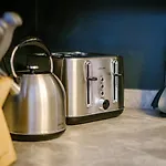 Rockside - Luxury 1 Bedroom With Hot Tub, Location, Parking And Pet Friendly * 温德米尔