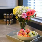 Rockside - Luxury 1 Bedroom With Hot Tub, Location, Parking And Pet Friendly 度假居 *