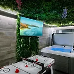 Rockside - Luxury 1 Bedroom With Hot Tub, Location, Parking And Pet Friendly * 温德米尔