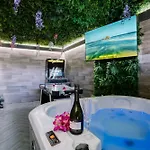 Rockside - Luxury 1 Bedroom With Hot Tub, Location, Parking And Pet Friendly * 温德米尔
