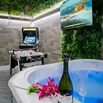 Rockside - Luxury 1 Bedroom With Hot Tub, Location, Parking And Pet Friendly 度假居 *