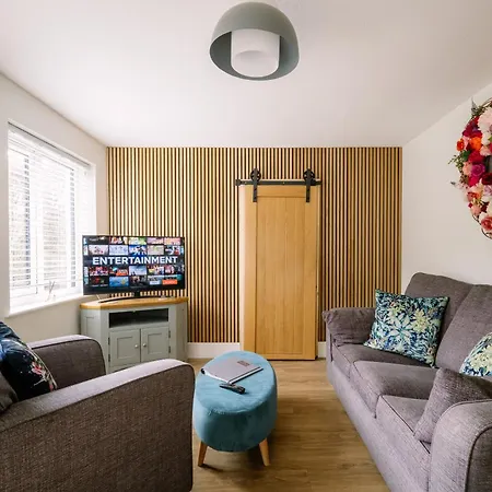 Rockside - Luxury 1 Bedroom With Hot Tub, Location, Parking And Pet Friendly Windermere